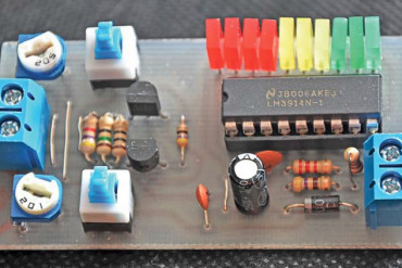 Jak zbudować prosty tester baterii i akumulatorów? - opis, schematy, montaż