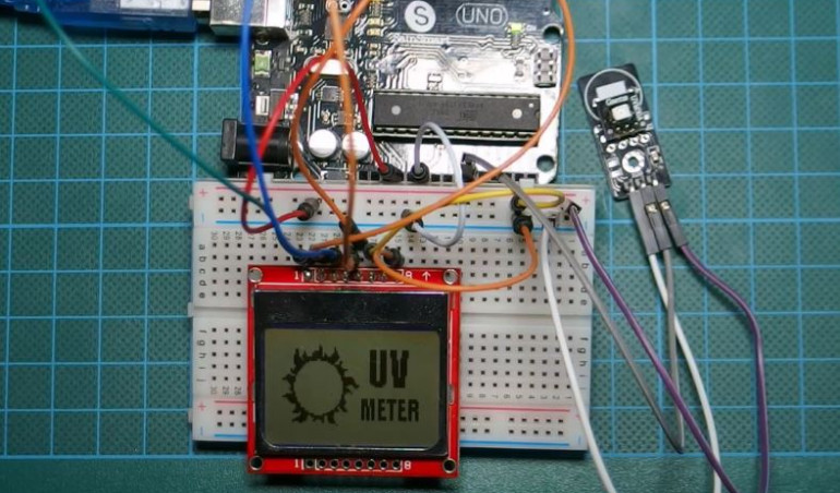 Miernik UV Arduino wykorzystujący czujnik ultrafioletu UV30A