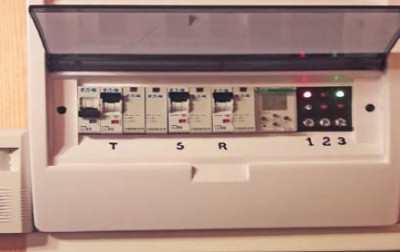 Zdalne sterowanie ogrzewaniem budynku cz.1 - opis systemu, charakterystyka sterownika GSM