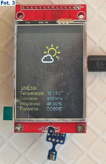 Fot.3 Informacje wyświetlane na ekranie stacji pogody