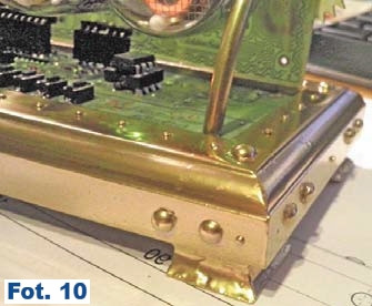 Fot.10 Zegar steampunk -  pomalowany podkładem, a następnie farbą „mosiężną” w sprayu