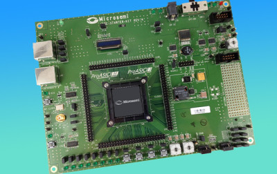 Zestaw ProASIC3 Starter Kit firmy Microsemi zawierający układ programowalny wykonany w technologii Flash