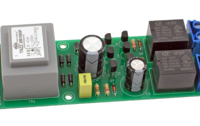 Opóźniacz dołączenia głośników zasilany 230 V