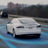 Autopilot samochodów Tesla naiwniejszy niż się zdaje