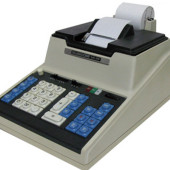 Oparty o mikroprocesor Intel 4004 legendarny kalkulator 141-PF firmy Busicom dostępny jako emulator