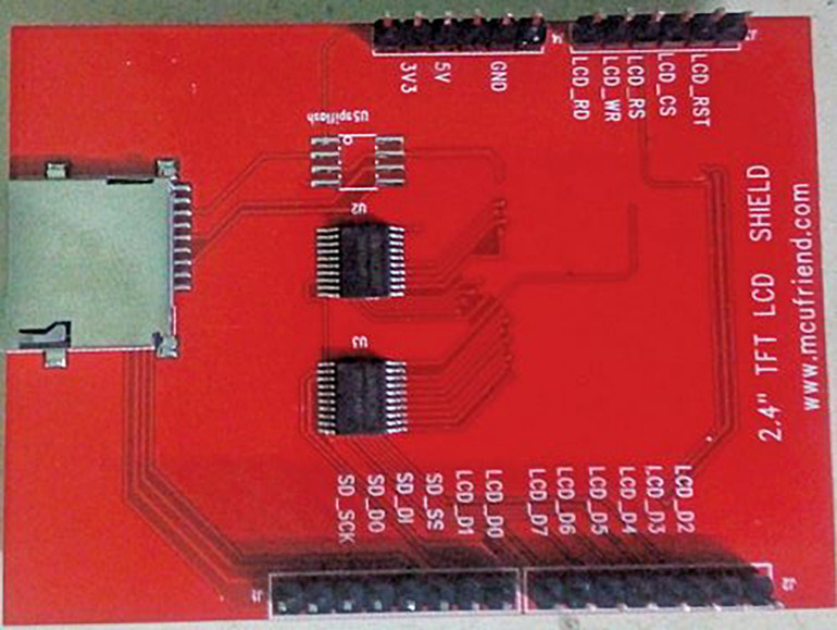 Fotografia 1. Slot na kartę microSD z tyłu obudowy LCD Arduino
