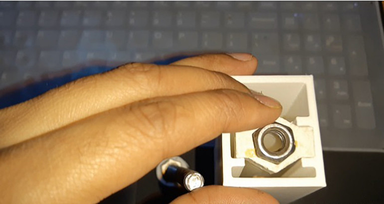 Fotografia 7. Siłownik liniowy