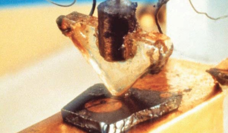 Tranzystory: historia i współczesność, część 1. Pierwsze tranzystory