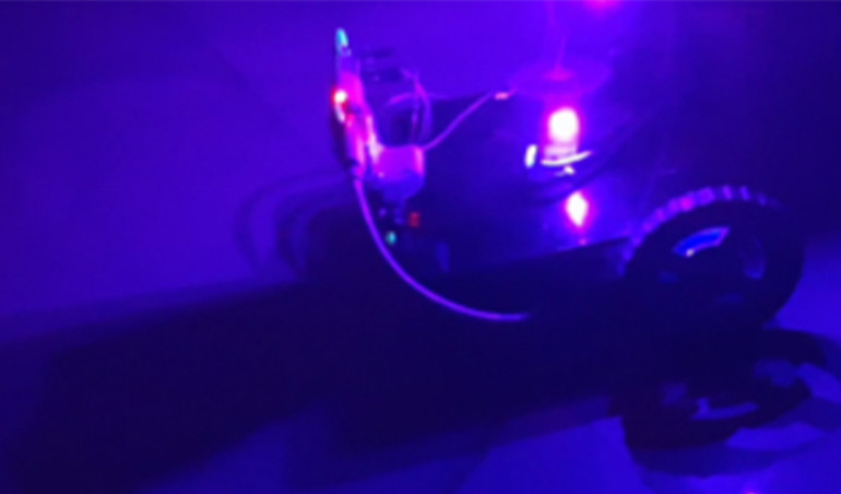 Robot do sanityzacji UV