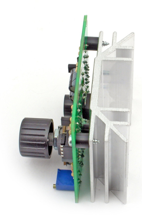 Fot.2 Sposób zamontowania tranzystora i radiatora - regulator do prostownika