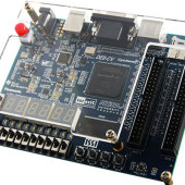 Skromny, a wydajny: zestaw rozwojowy DE0-CV firmy Terasic zawierający układ FPGA rodziny Cyclone V