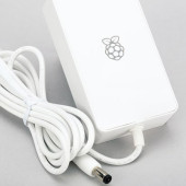 Do »napędzania« modułu sterownika silników i czujników LEGO zwanego Raspberry Pi Build HAT najlepszy jest oryginalny zasilacz