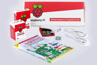 Pomysł na świąteczny prezent: zestaw Raspberry Pi 4 Desktop Kit z jednopłytkowym komputerem Raspberry Pi 4 Model B zawierającym 8 GB pamięci RAM oraz klawiaturą o układzie angielskim EN-GB