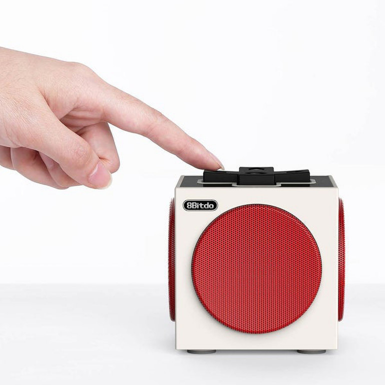 Głośnik Retro Cube Speaker od firmy 8BitDo