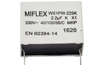Dobre, bo polskie: polipropylenowe kondensatory przeciwzakłóceniowe WX1PW firmy MIFLEX sprawdzające się w wielu urządzeniach elektronicznych i elektrycznych