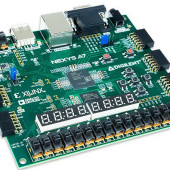 Zestaw Nexys A7-50T firmy Digilent zawierający układ FPGA rodziny Artix-7 o oznaczeniu XC7A50T-1CSG324