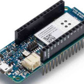 Kompaktowy zestaw Arduino MKR1000 WIFI ze złączami dedykowany Internetowi Rzeczy (IoT) i standardowi Wi-Fi