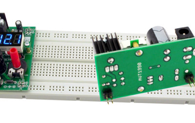 Regulowany zasilacz do płytek stykowych