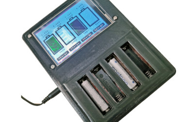 Mikroprocesorowa ładowarka do akumulatorków AA oraz AAA