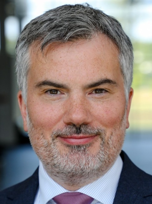 Pan Andre Tauber - dyrektor ds. relacji mediowych firmy Infineon Technologies