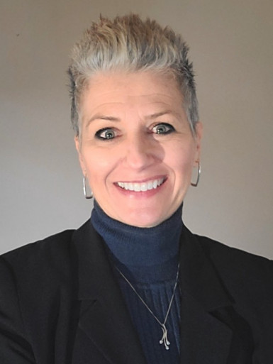 Pani Annette Tyler - dyrektor korporacyjny ds. dystrybucji w firmie Amphenol