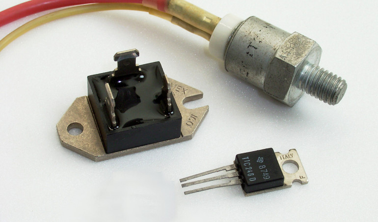 Co to jest triak - jak go sprawdzić i jak działa?