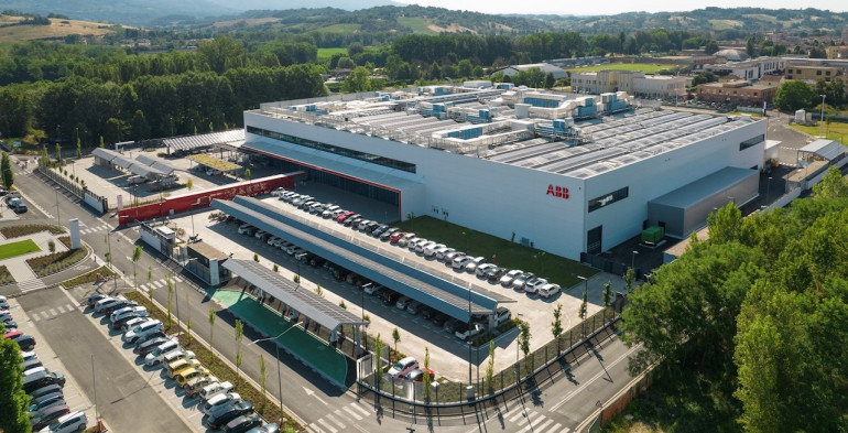 Należące do ABB centrum rozwoju i produkcji szybkich ładowarek dla pojazdów elektrycznych