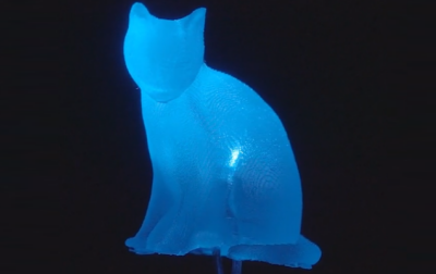 Ręcznie robiona, świecąca na niebiesko dioda LED «Blue Kitty» firmy Unexpected Labs