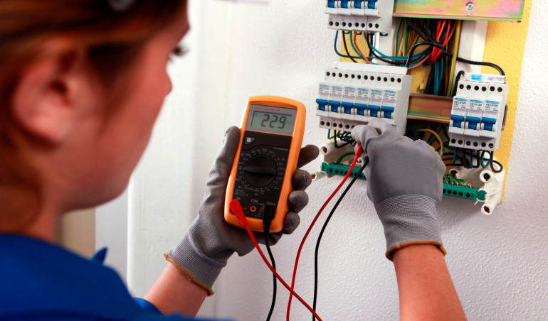 Czym jest napięcie i natężenie prądu?