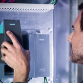 Najnowszy sterownik przemysłowy Simatic S7-4100 firmy Siemens
