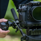 Przeznaczony dla aparatów zdalny uchwyt sterujący MC-N10 firmy Nikon