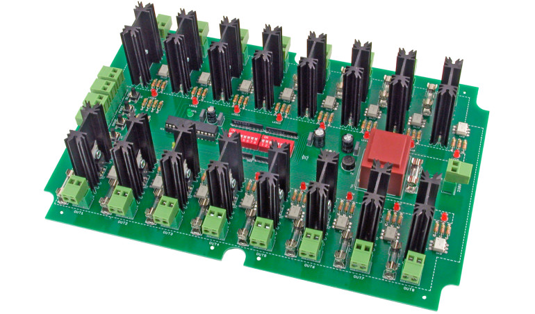 Programowany, 16-kanałowy sterownik 230 V