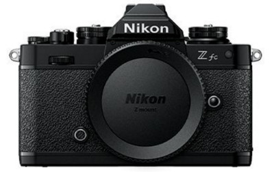 Czarna wersja kultowego aparatu Z fc firmy Nikon