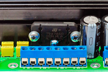 Wzmacniacz mocy audio 4×48 W/4 Ω