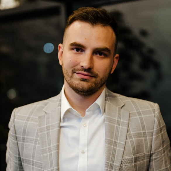 Pan Piotr Ardanowski -specjalista ds. zarządzania produktem w firmie ABB