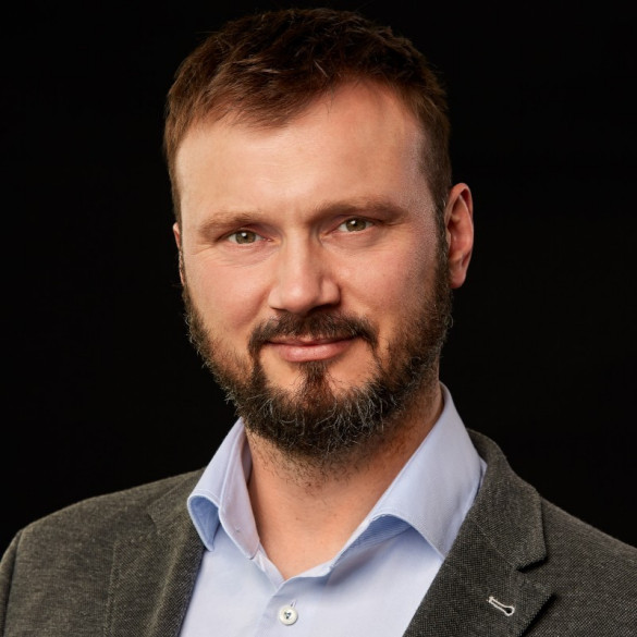 Pan Łukasz Maliczenko - dyrektor rozwoju technicznego produktu w firmie ElectroMobility Poland (EMP)