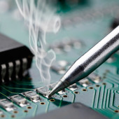 Kompaktowe zestawy lutownicze