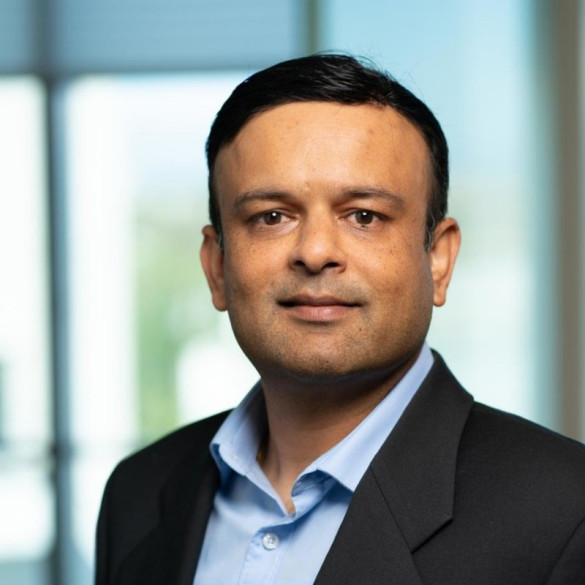 Pan Rajneesh Gaur - wiceprezes grupy Embedded Solutions Group w firmie AMD