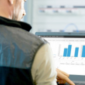 Firma ABB udowadnia: w domu też można zarządzać energią i obniżać rachunki