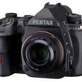 Najnowszy, monochromatyczny aparat fotograficzny PENTAX K-3 Mark III firmy Ricoh