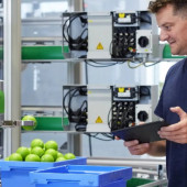 Zaawansowany robot współpracujący Lexium Cobot produkcji Schneider Electric