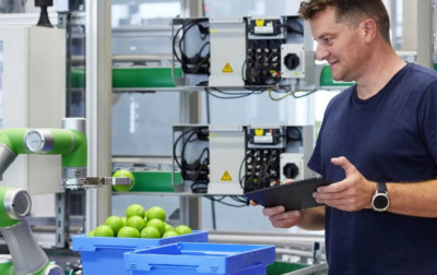 Zaawansowany robot współpracujący Lexium Cobot produkcji Schneider Electric