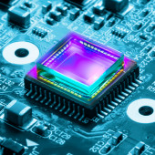 Czujniki optyczne (3). Pirometry scalone, czujniki piroelektryczne oraz mikrobolometry