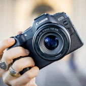 Najnowsza aktualizacja oprogramowania sprzętowego dla aparatów fotograficznych EOS R