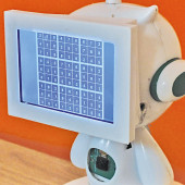 Zdumiewający robot sterowany głosem i potrafiący rozwiązać grę Sudoku