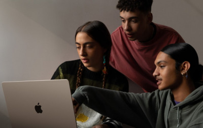 Najnowszy MacBook Air z wyświetlaczem Liquid Retina o przekątnej 15,3 cala