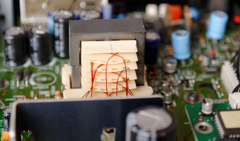 Urządzenia zasilające (3)