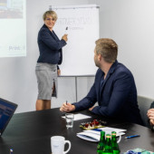 Dlaczego kontraktowy producent elektroniki powinien zapewniać profesjonalną obsługę klienta?