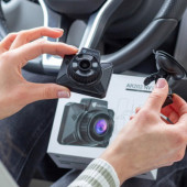 Wideorejestrator AR202 NV firmy NAVITEL - rozdzielczość Full HD, tryb Night Vision i pole widzenia 140°