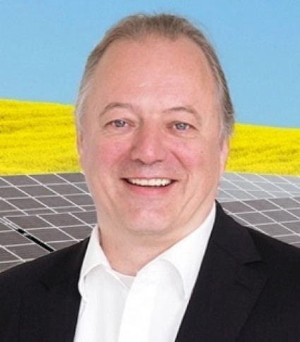 Pan Klaus Schäfer - szef działu wsparcia usług fotowoltaicznych w firmie Sharp Electronics